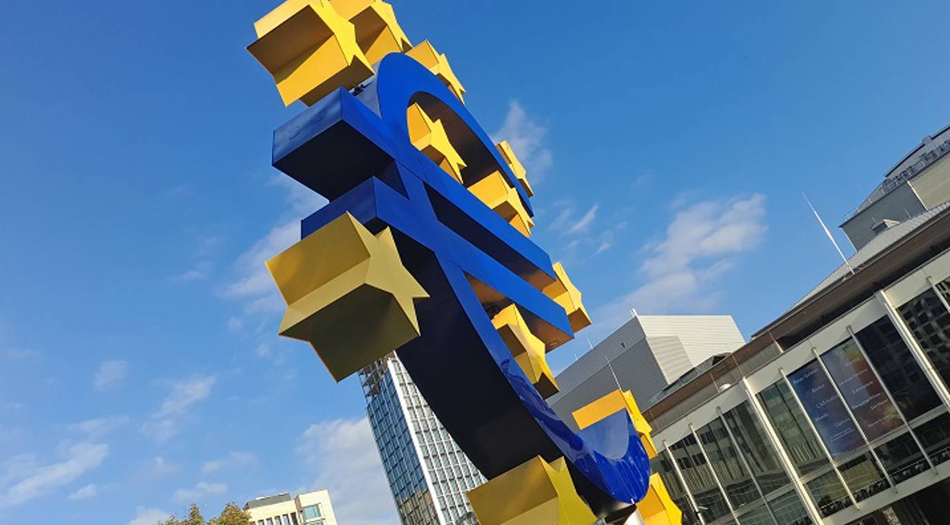 Eu